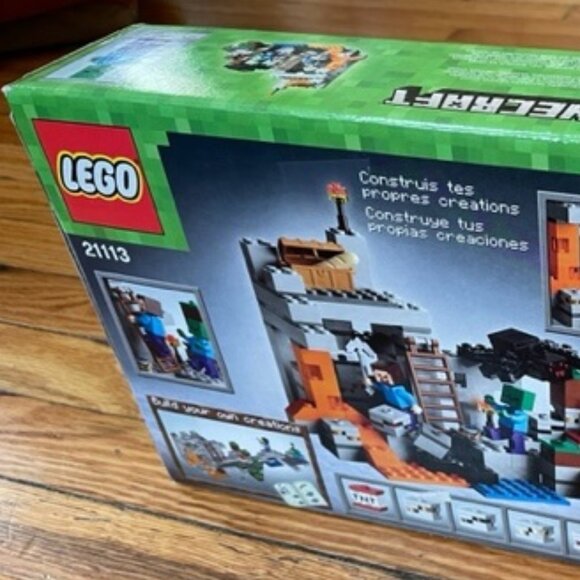 Preowned LEGO 21113 MINECRAFT The Cave (Retired) w/ Box & Manual Complete Set - Picture 3 of 6